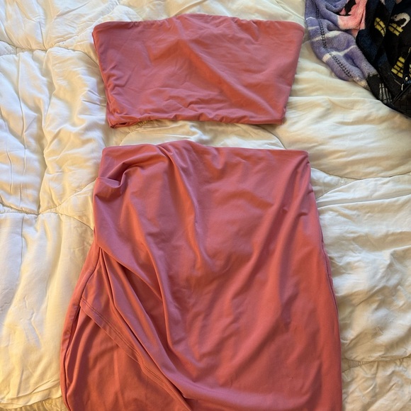 Revolve Superdown pink matching set in size medium. - Picture 2 of 3